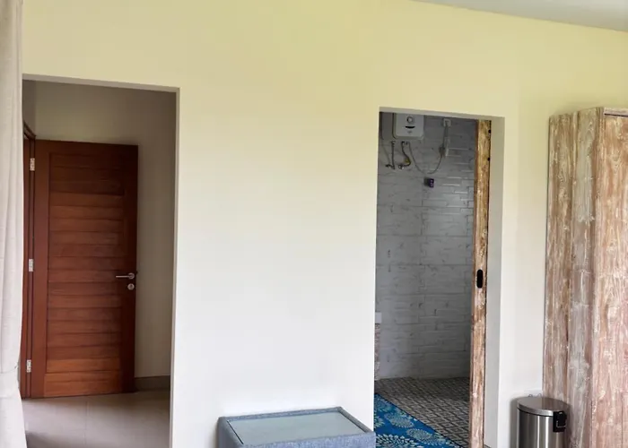 Private Near Kedungu Cozy & Affordable ゲストハウス