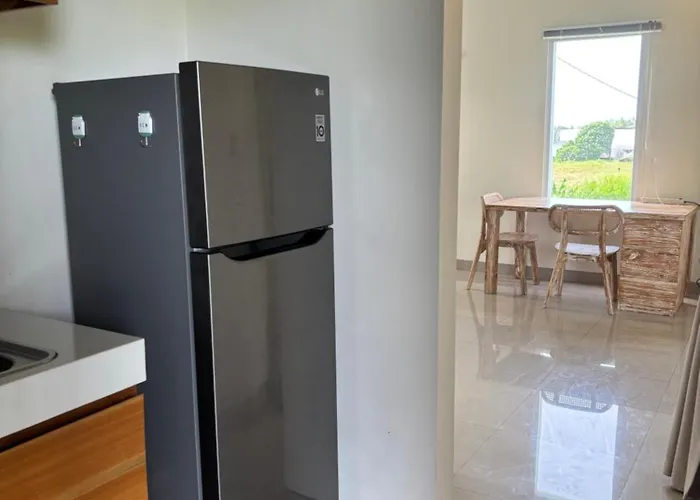 ゲストハウス Private Near Kedungu Cozy & Affordable