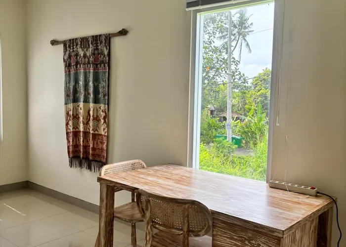 Private Near Kedungu Cozy & Affordable ゲストハウス 4*